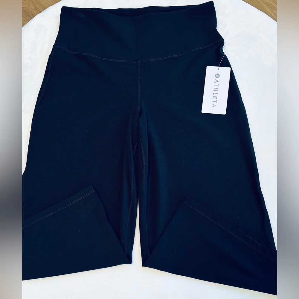 🌸Athleta Elation Wide Crop Work-out Pant, Size Large Petite, Black (NWT) - Picture 4 of 7
